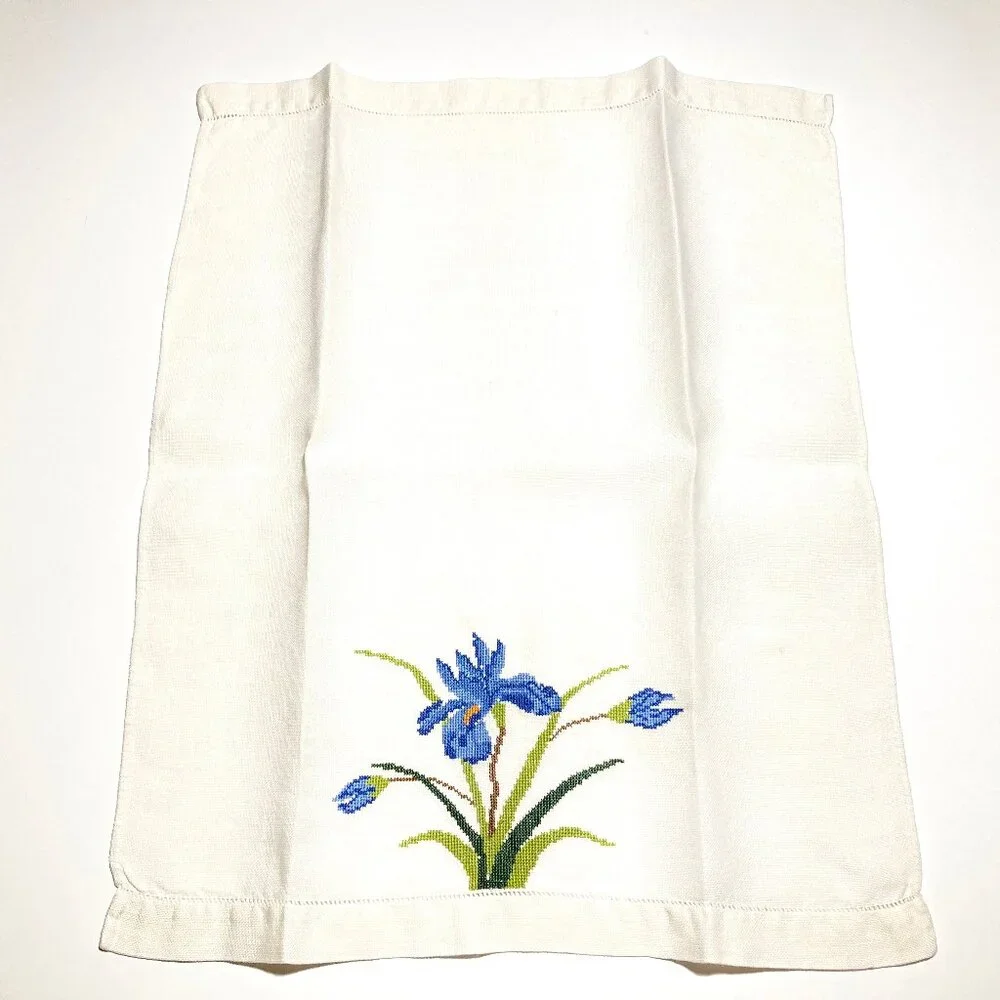 Set of 2 Matching 100% Linen Fingertip Towels, vintage